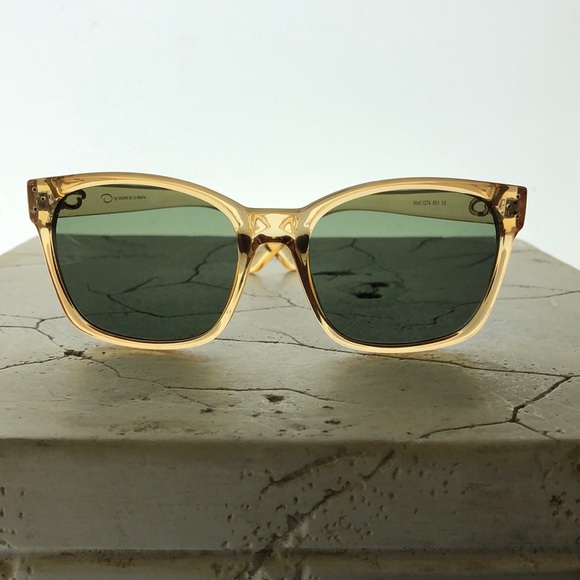 Oscar DeLa Renta Clear Yellow Frame Medium Arm Green Tint - Picture 2 of 7